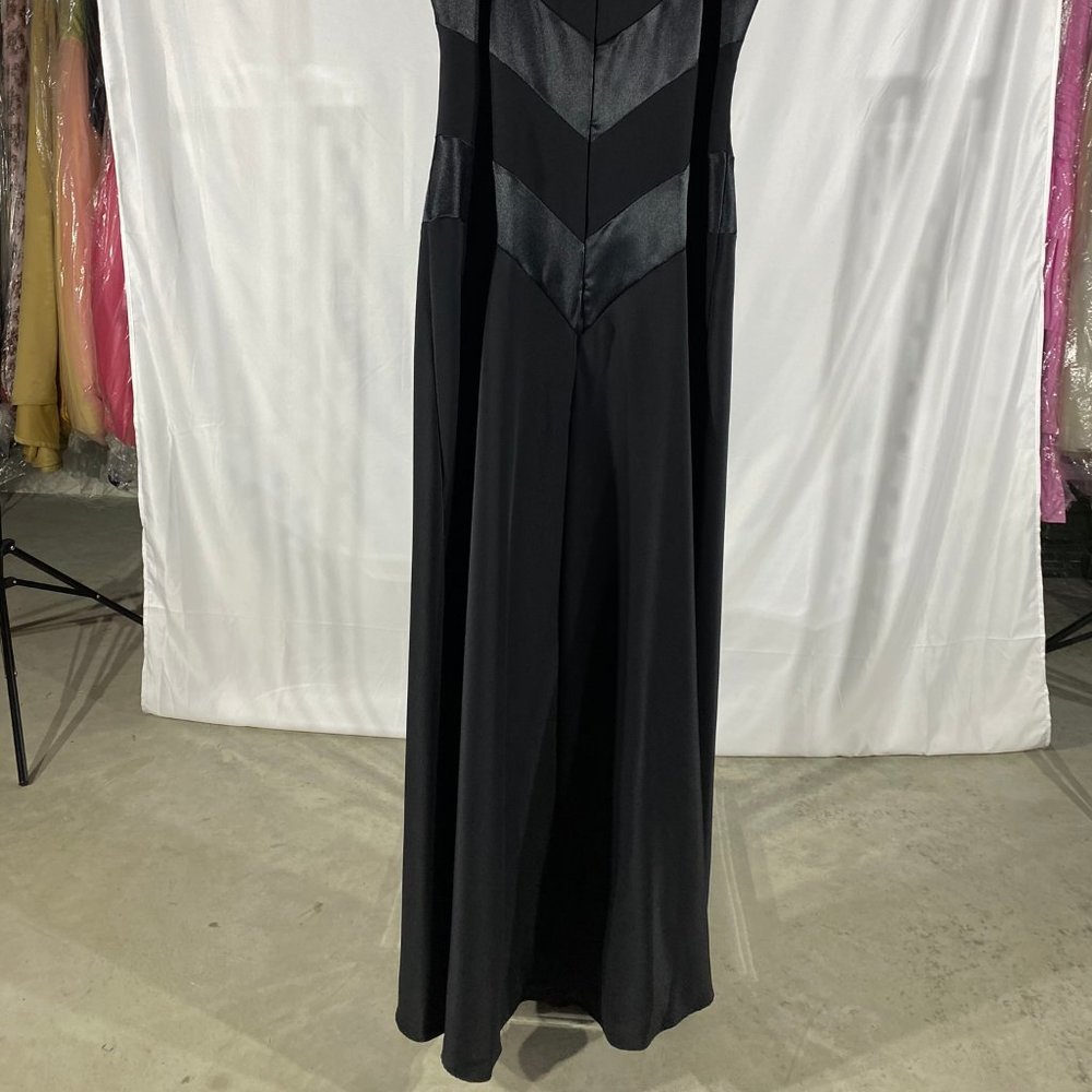 Roberta - Dress - Picture 4 of 7